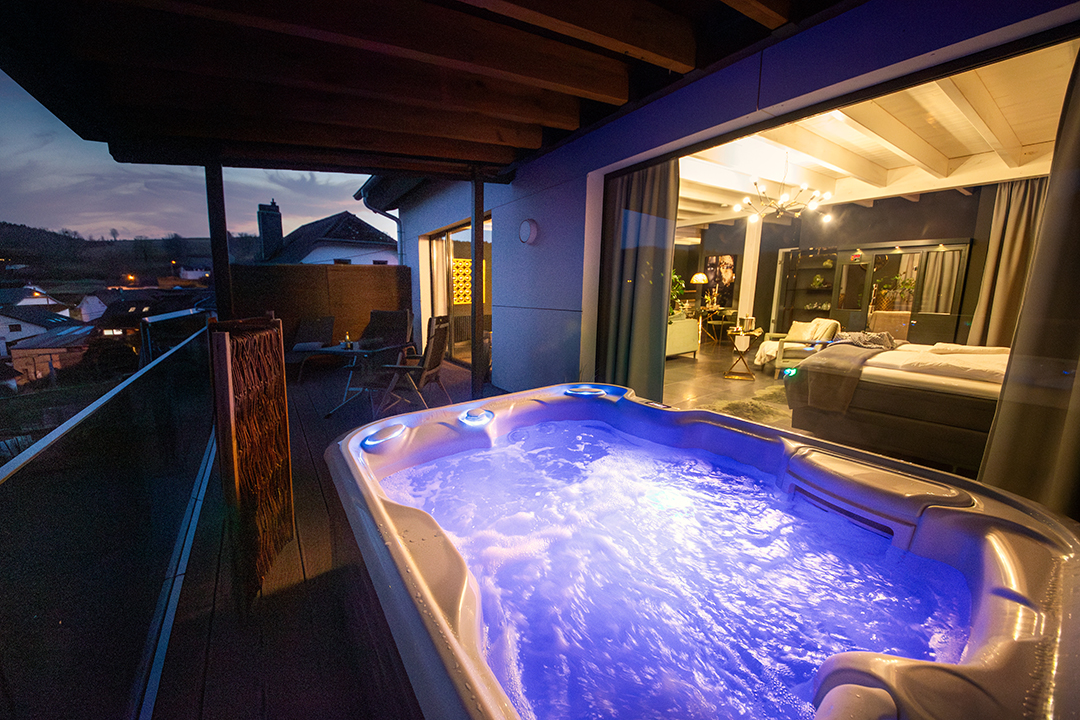 Golden Eye Suite 1