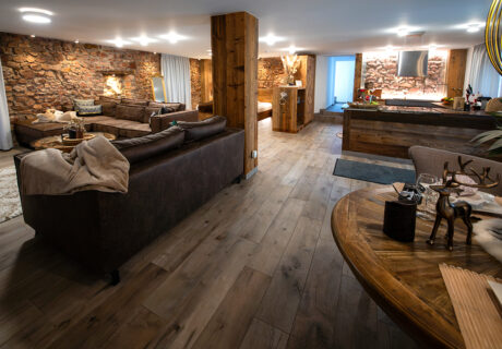 Von Lom Lodge