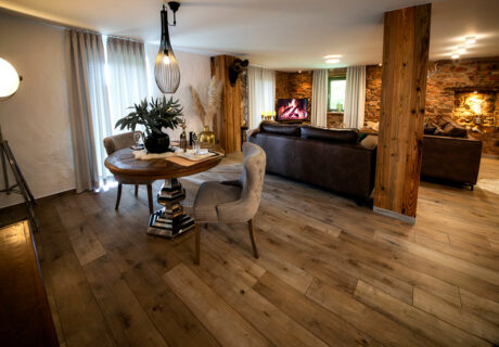 Von Lom Lodge