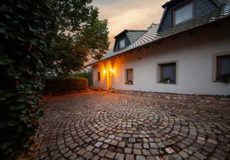 Von Lom Lodge