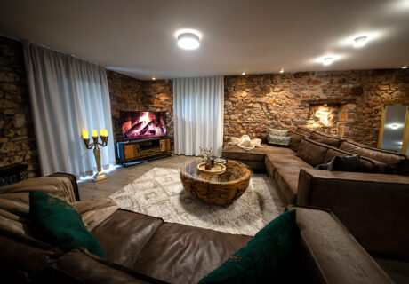 Von Lom Lodge