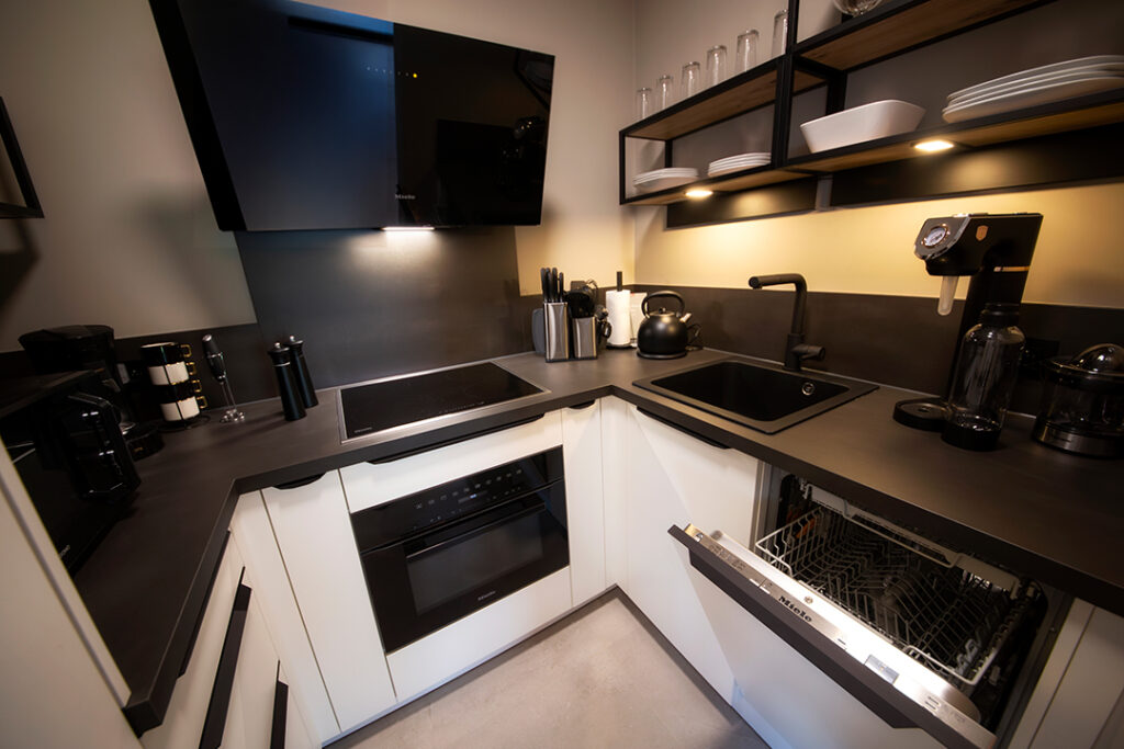 Suite_One_Zero_One_3