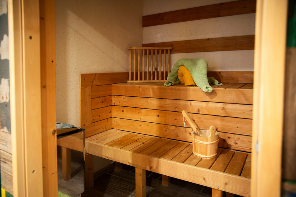 Hatari Lodge