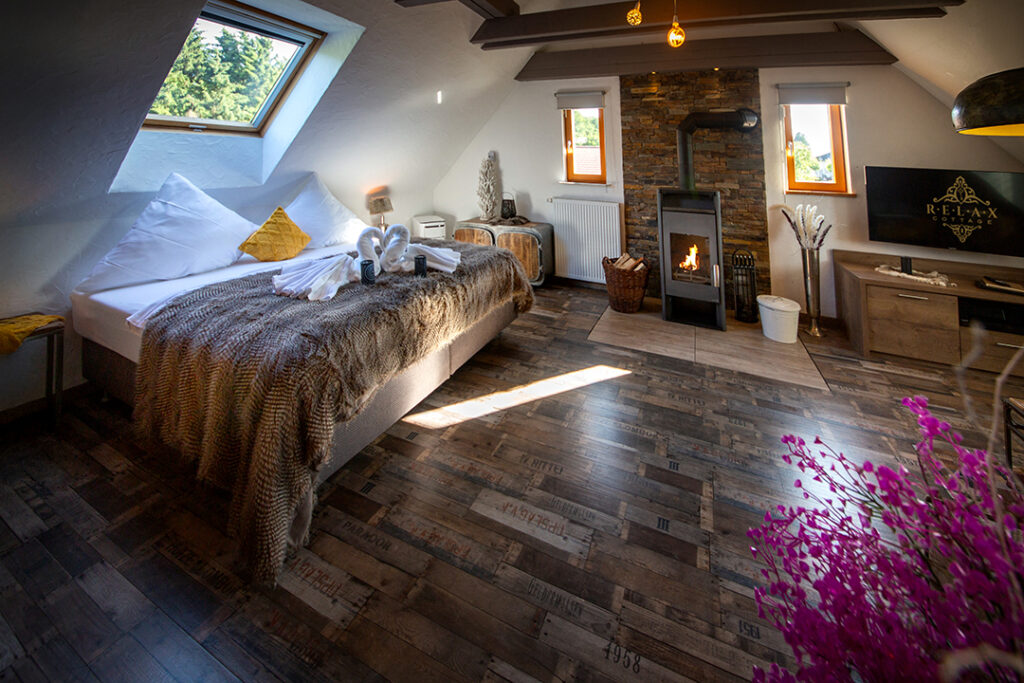 Old_ChaletSuite_002