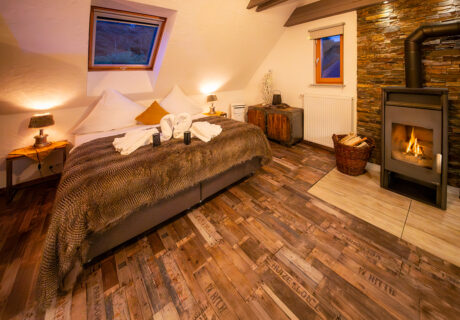Old Chalet Suite